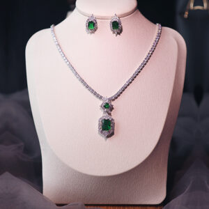 Premium Emerald Elegance: Radiant Dark Green Gemstone Pendant & Matching Studs Set