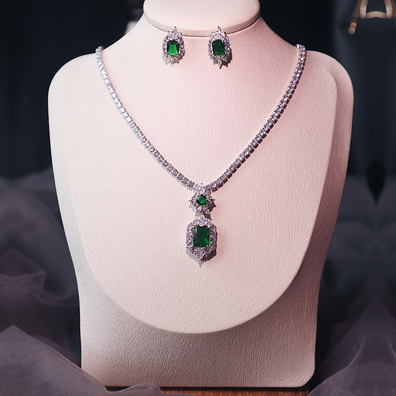 Premium Emerald Elegance: Radiant Dark Green Gemstone Pendant & Matching Studs Set - Image 4