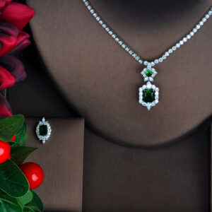 Premium Emerald Elegance: Radiant Dark Green Gemstone Pendant & Matching Studs Set